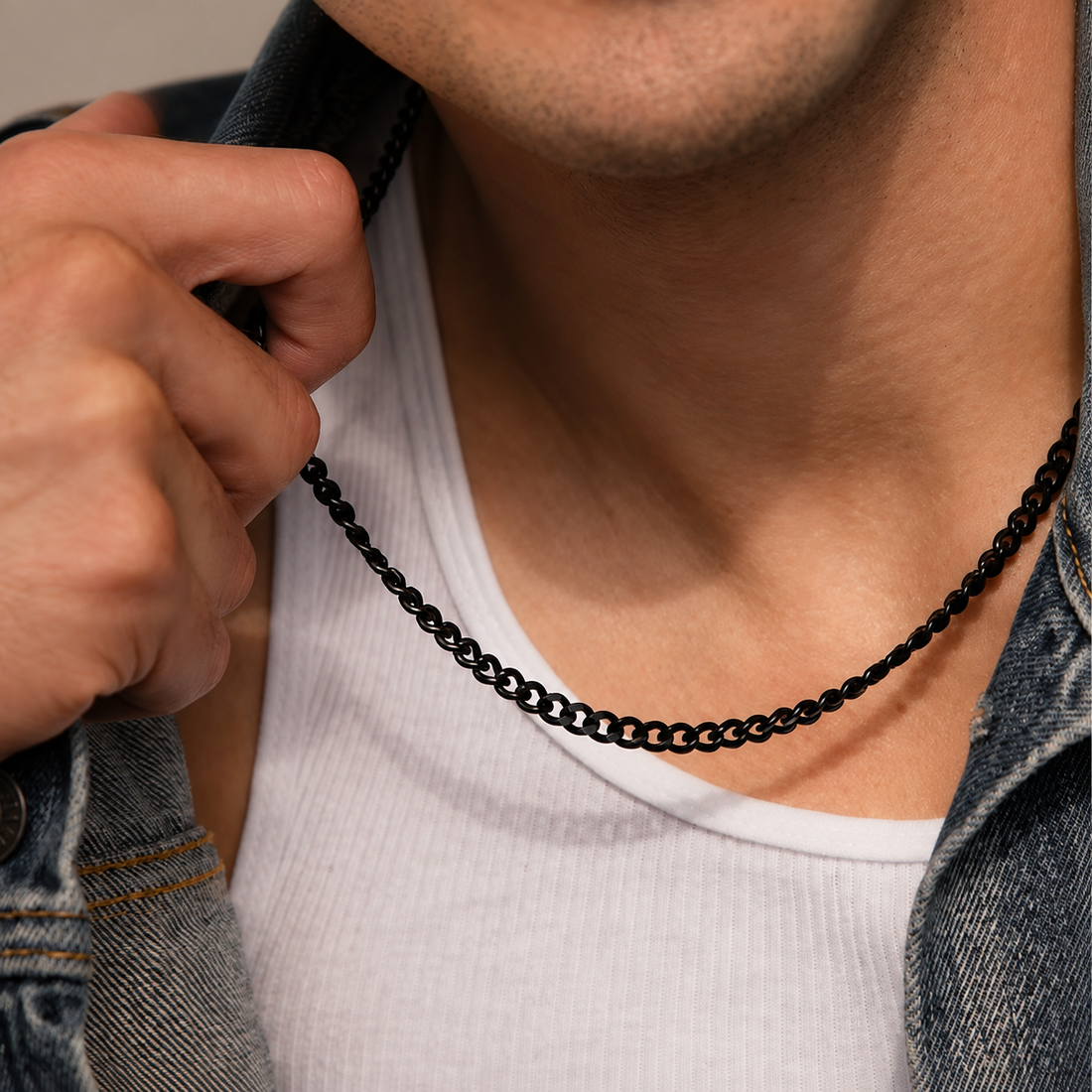 Colar Masculino Varek preto em aço inoxidável