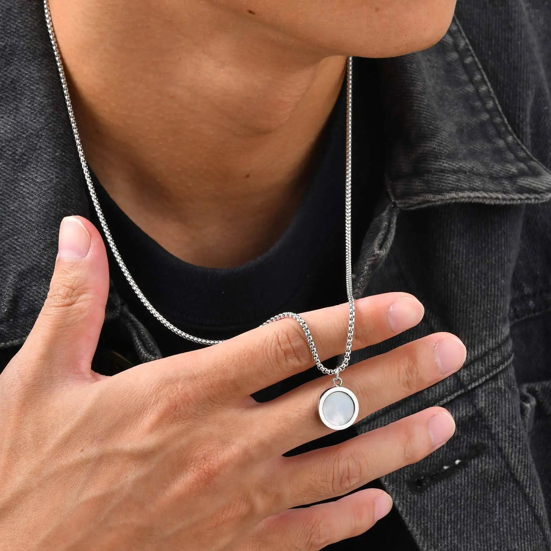 Colar Masculino Aster com pingente em pedra natural turquesa