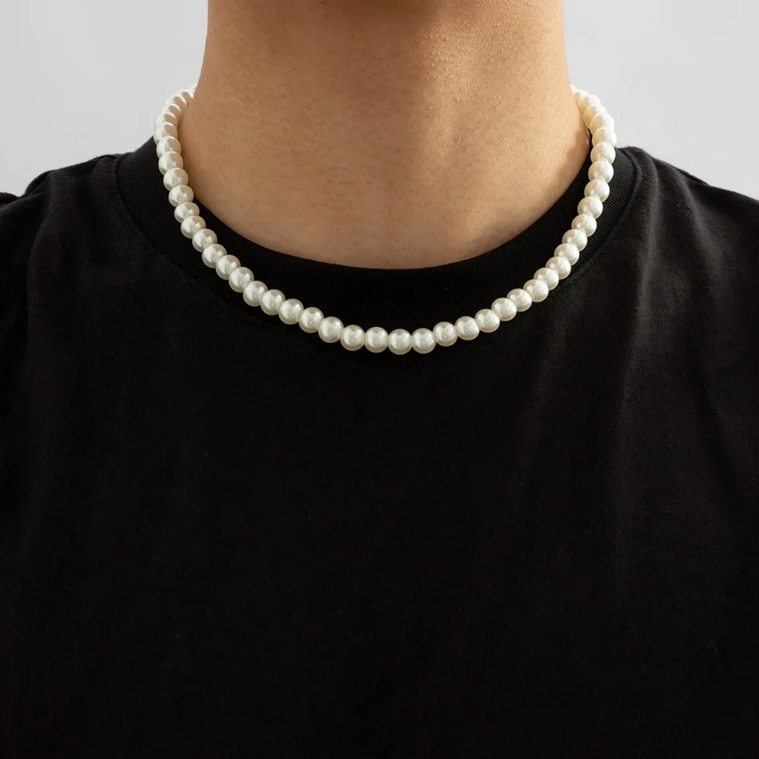 Colar Masculino Éden de Pérolas com fundo branco