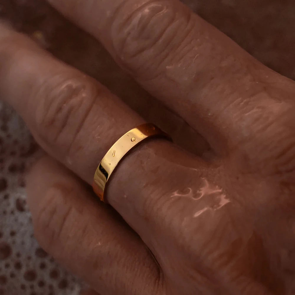 Anel Masculino Atlas em aço inoxidável banhado a ouro 18K